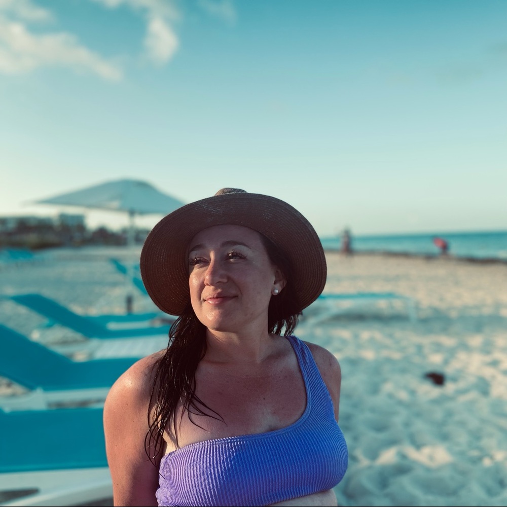 Meet your Posher, Olivia